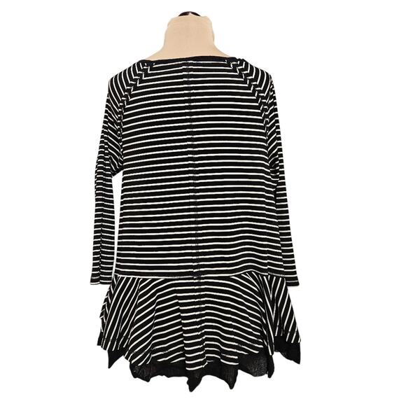 Weekend Suzanne Betro Black White Striped Exposed Seam V Neck Tunic Top Large - Picture 2 of 11